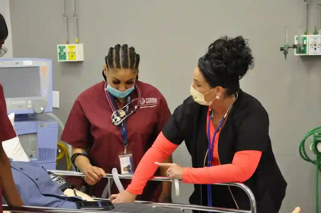 What You Should Know About Medical Assistant Schools Before Enrolling in One?